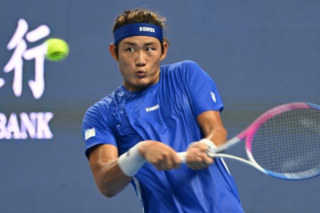 虎扑NBA-连续征战止步中网首轮 张之臻赛季末伤病频发